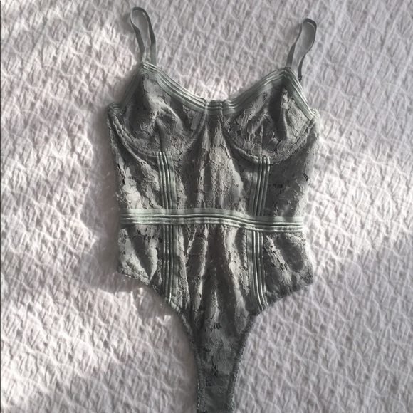 Missguided Tops - Sage Green Lace Bodysuit Missguided Tops - Sage Green Lace Bodysuit
